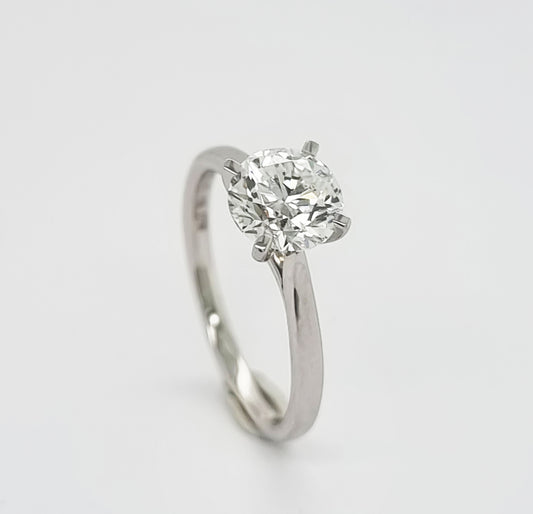 Lab-Diamond Solitaire Ring