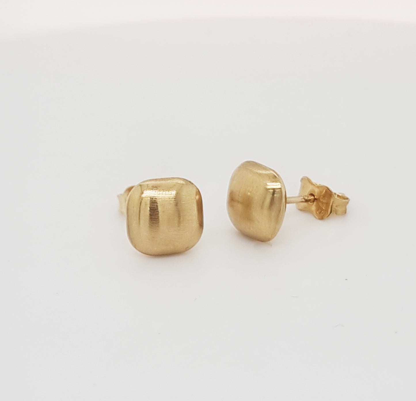 9ct Yellow Gold Studs
