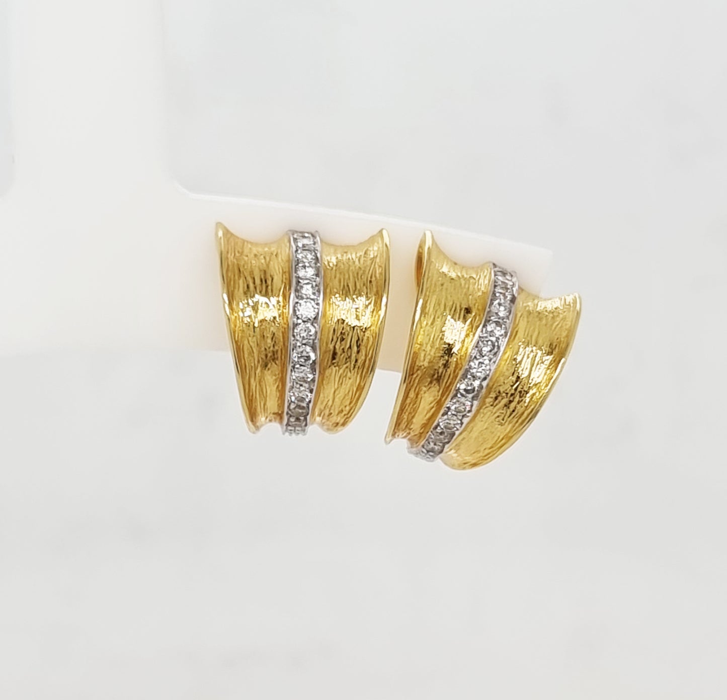 18ct Yellow Gold Diamond Stud Earings