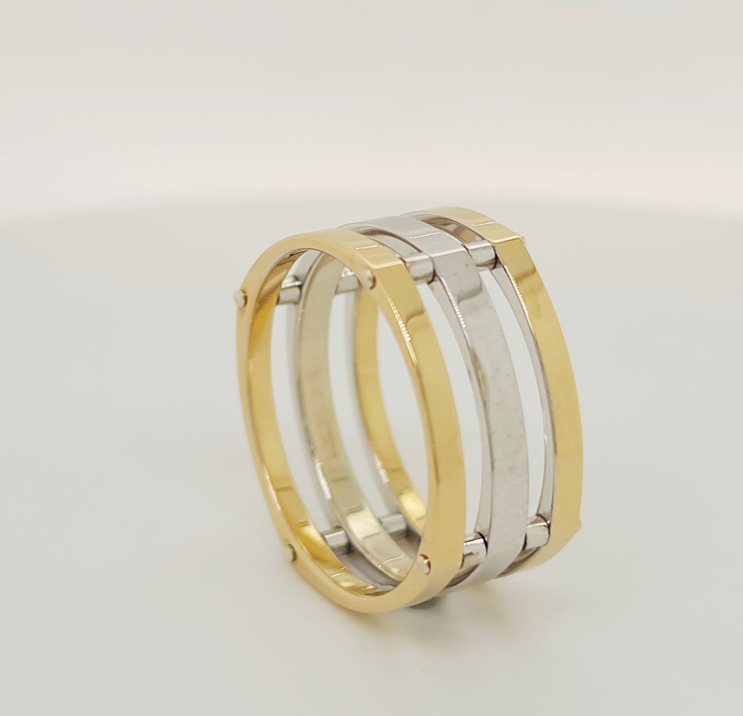 9ct Gold Two Tone Diamond Ring