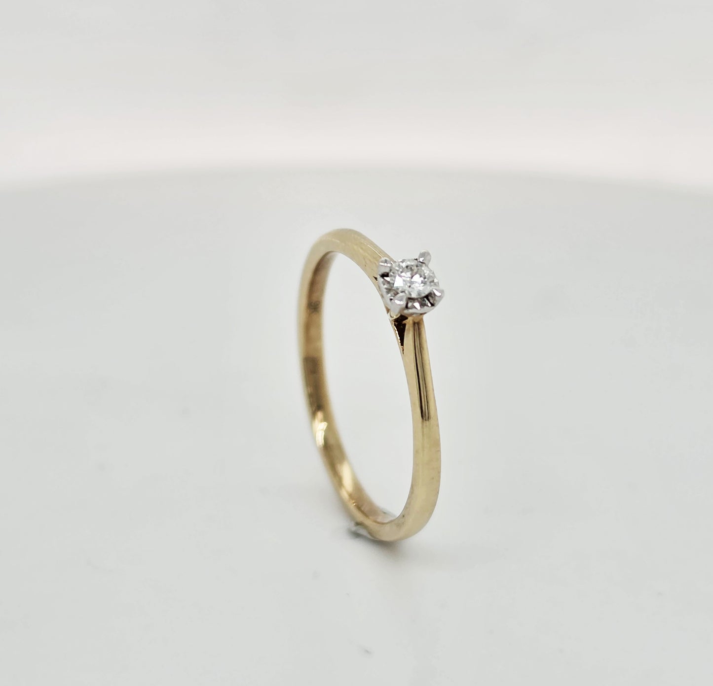 9ct Yellow Gold Diamond Solitaire Ring